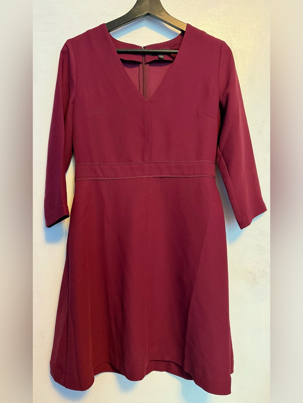Banana Republic Burgundy V-Neck 3/4 Sleeve Dress